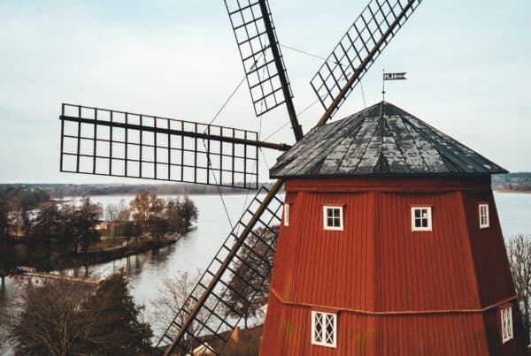 brown and black windmill